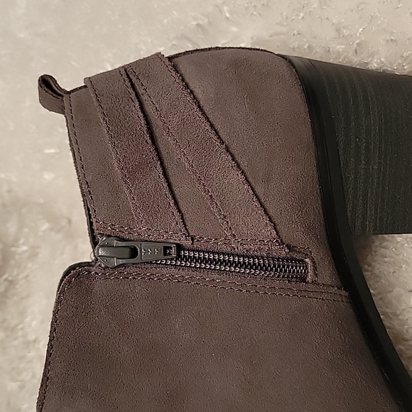 Sonoma Vitalize Dark Gray Suede Bootie - Picture 6 of 13